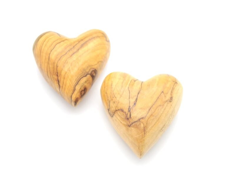 olive wood carved hearts review
